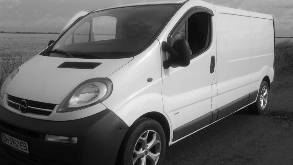 Opel Vivaro Похмурий Біляшик