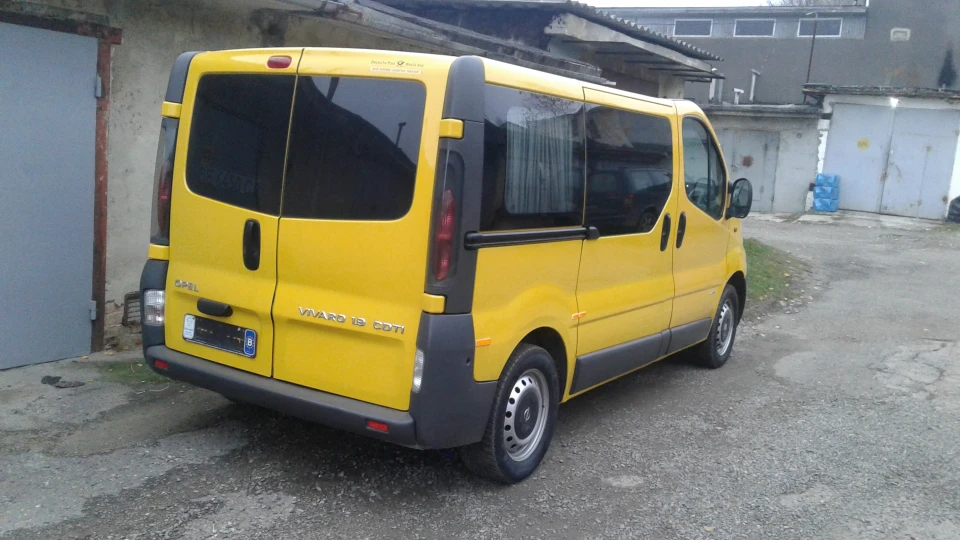 Opel Vivaro жовта мураха 4