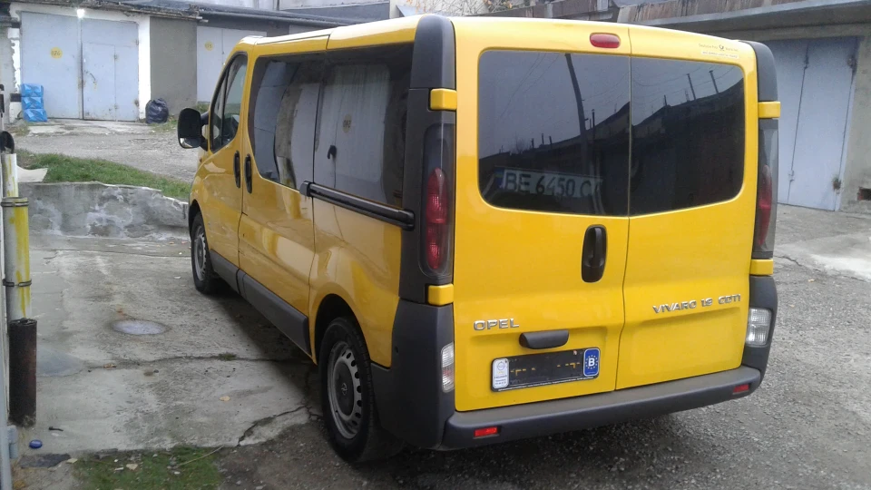 Opel Vivaro жовта мураха 5