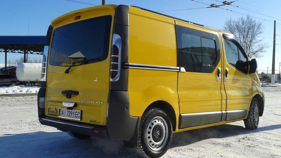 Opel Vivaro ЖОВТИЙ СТАРИЙ! 2