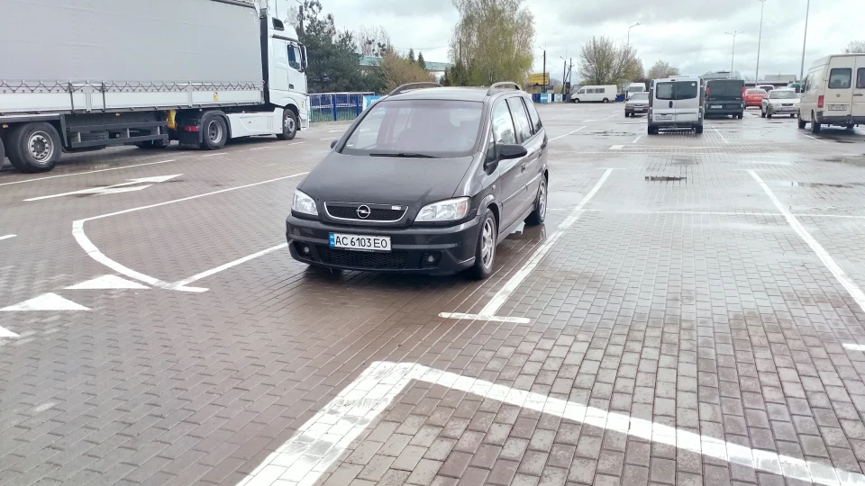 Opel Zafira OPC Дика