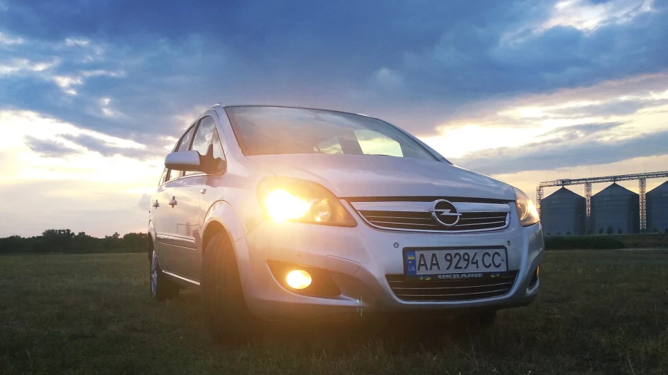 Opel Zafira 2