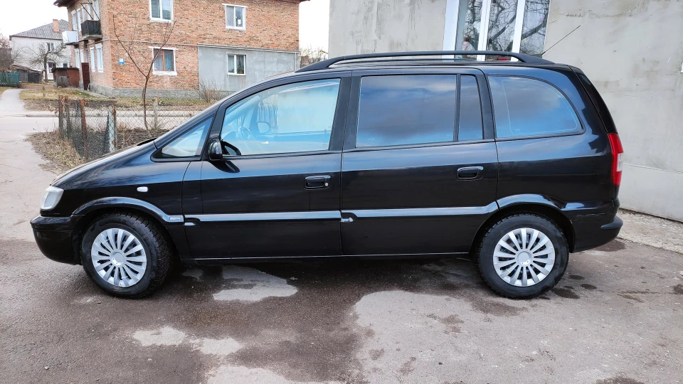 Opel Zafira 4