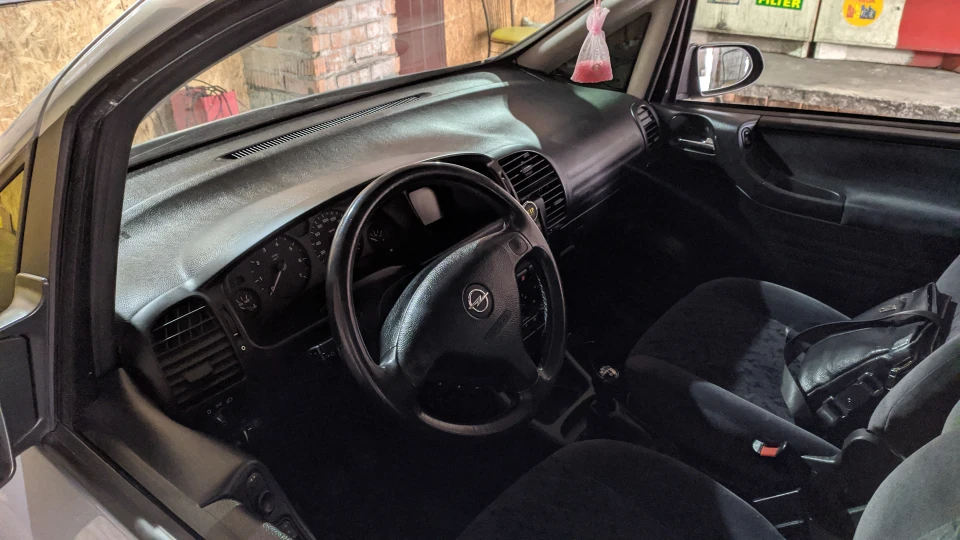 Opel Zafira 4