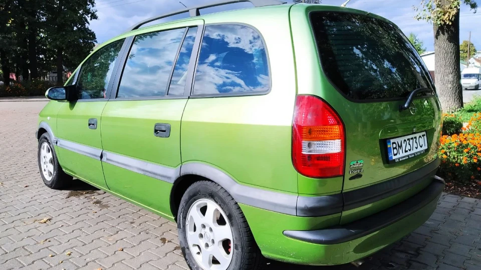 Opel Zafira 1.6 sport. 2