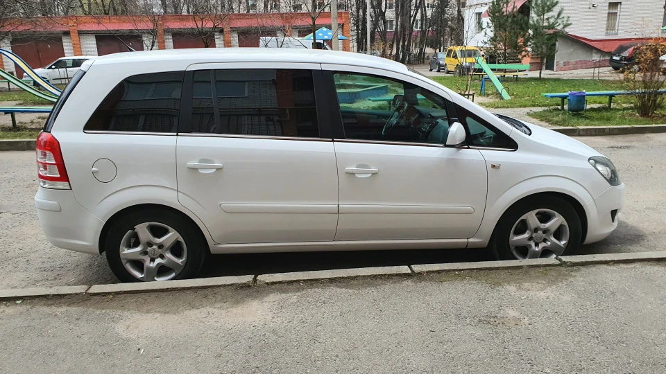 Opel Zafira 1.7 CDTi Перлинка 3