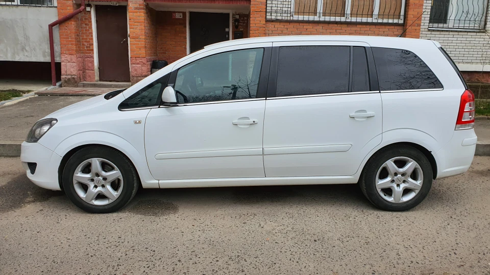Opel Zafira 1.7 CDTi Перлинка 4