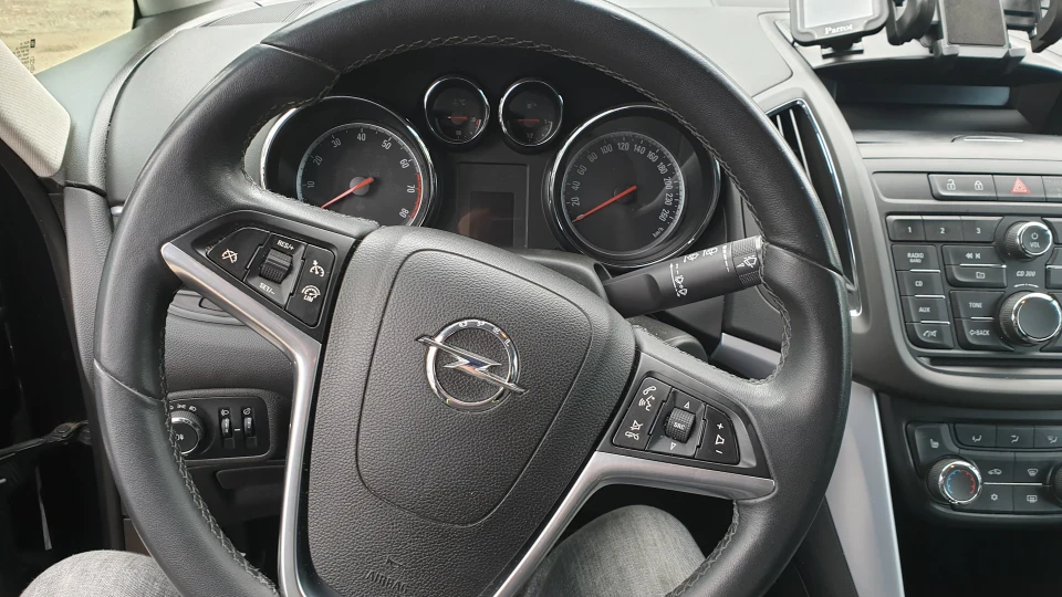Opel Zafira 1.8 LPG. Tačila bati 5
