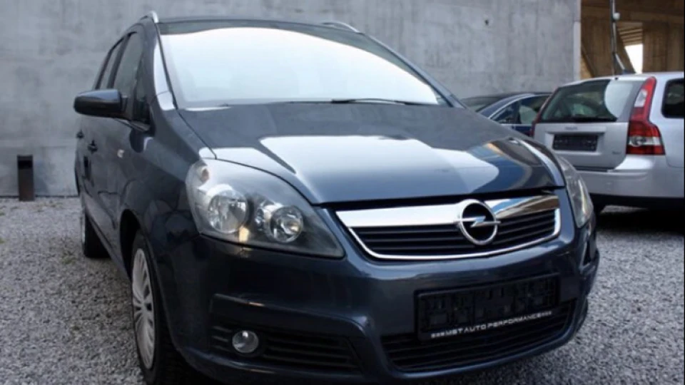 Opel Zafira 1.9 турбо дизилек 2