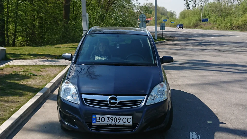 Opel Zafira 2,2 Direct 2
