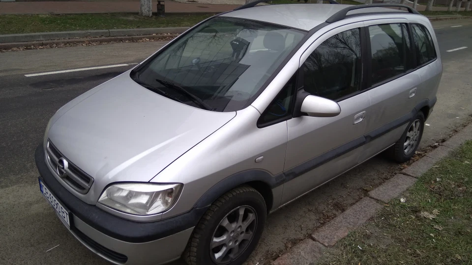 Opel Zafira 2.2 турбо 2