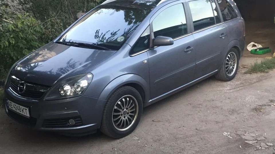 Opel Zafira 2.2direct супер cosmo) 3