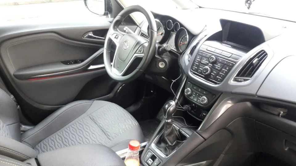 Opel Zafira black fox 3