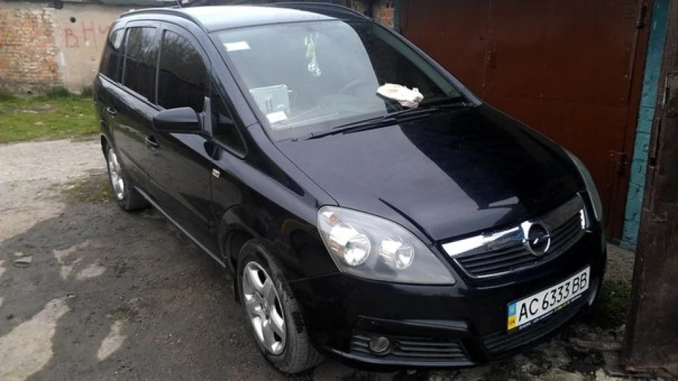 Opel Zafira Брюнетка 5