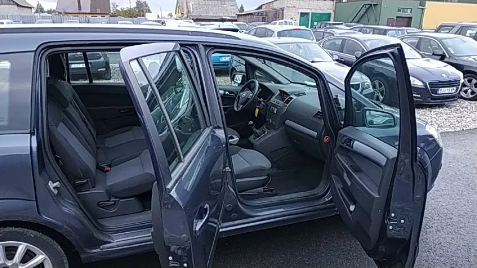 Opel Zafira еробляха