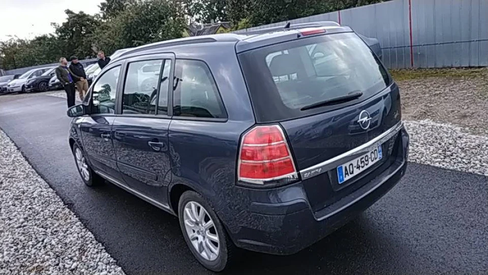 Opel Zafira еробляха 3