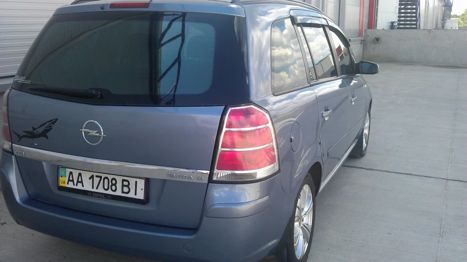 Opel Zafira Сірий Електрон 5