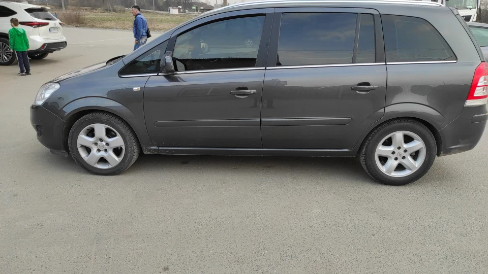 Opel Zafira Сірий металік, космо 2