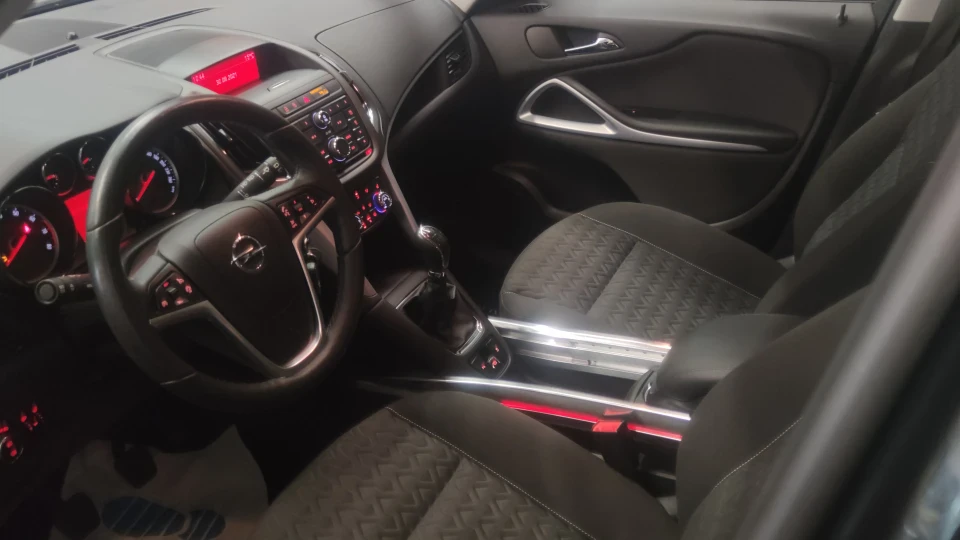 Opel Zafira Tourer C 1.4 turbo 140лс 2