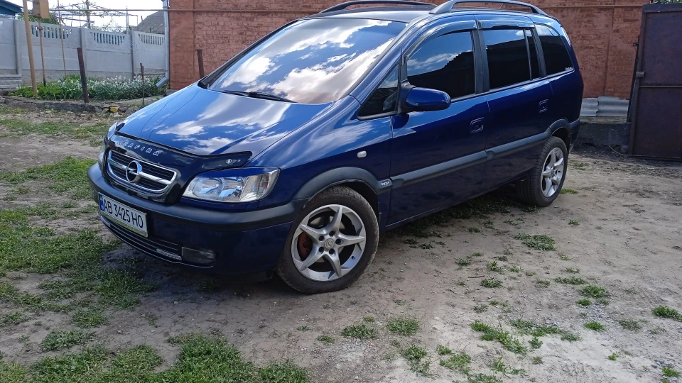 Opel Zafira Ultra Blue. 4
