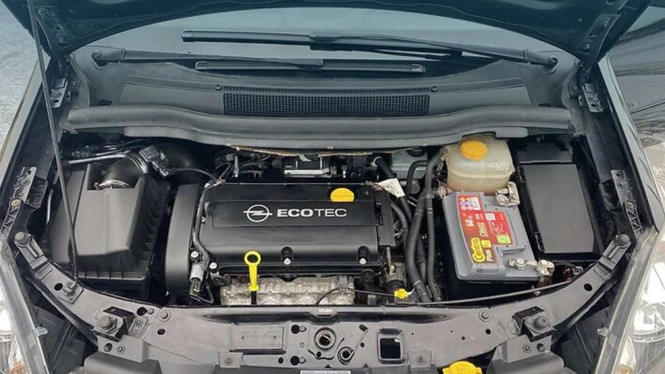 Opel Zafira Z1.8XER Black Lightning 2