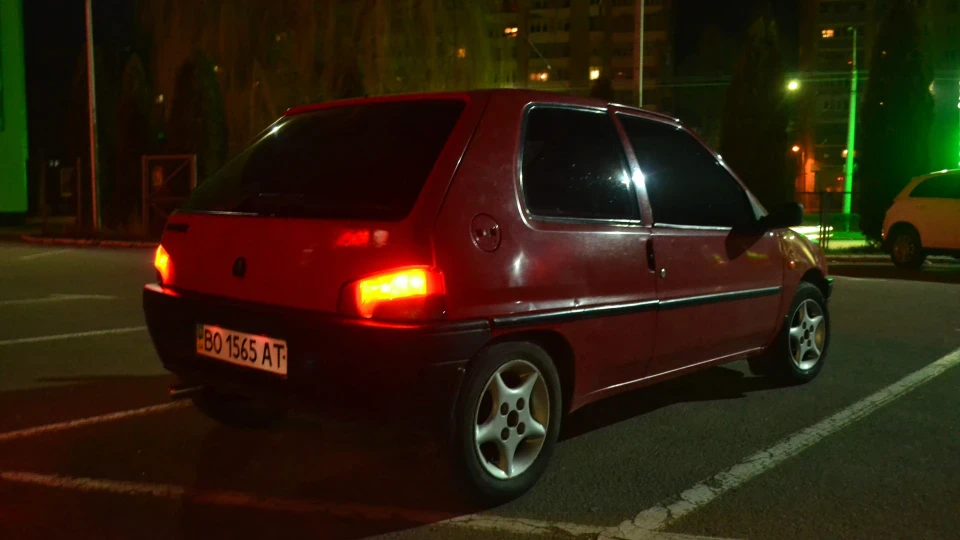 Peugeot 106 Cherry red