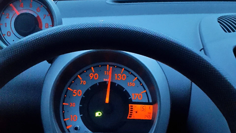 Peugeot 107 1.0 на дровах 2