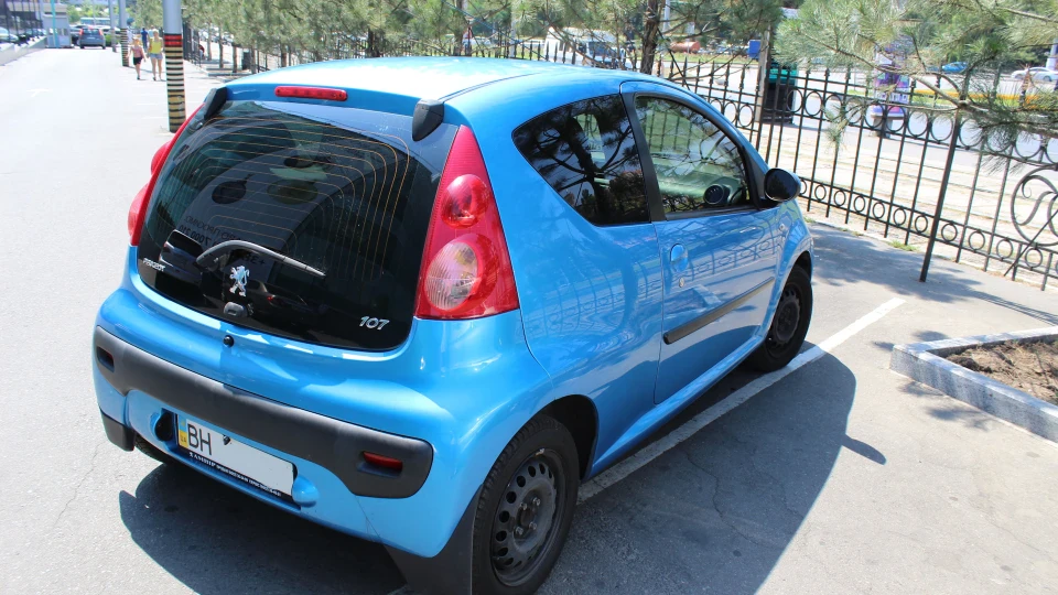 Peugeot 107 Дубль два) 4