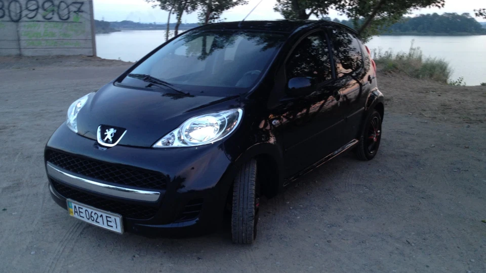 Peugeot 107 (=маленький GT=)