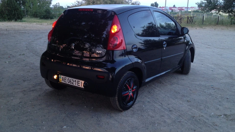 Peugeot 107 (=маленький GT=) 2