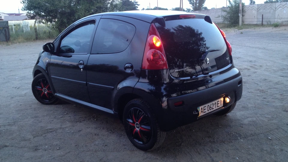 Peugeot 107 (=маленький GT=) 3