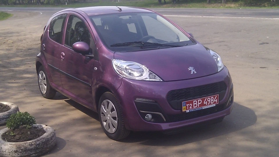 Peugeot 107 plum 2