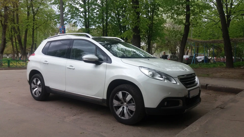 Peugeot 2008 Білий Льова 2