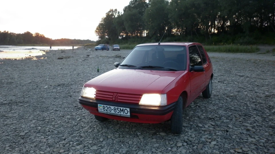 Peugeot 205 2