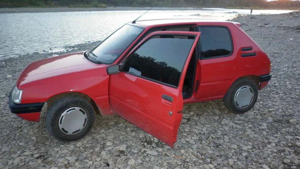 Peugeot 205 3