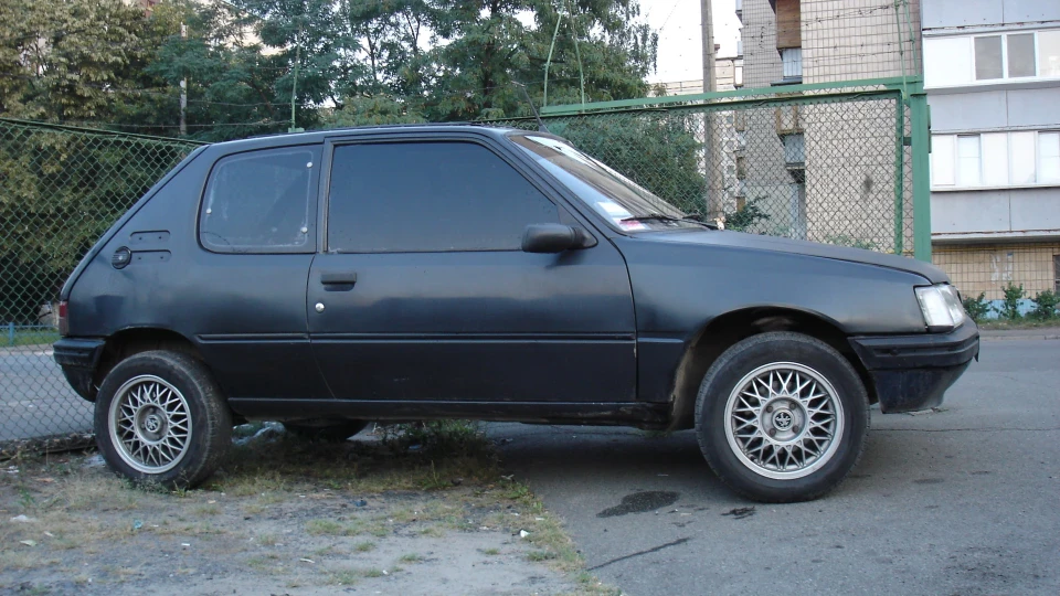 Peugeot 205