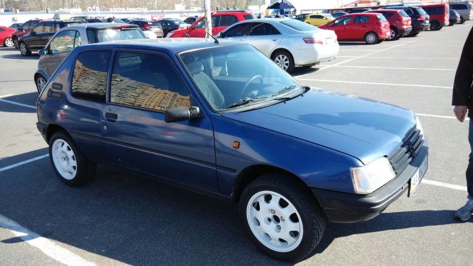 Peugeot 205