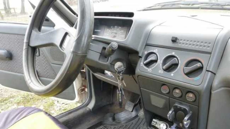 Peugeot 205 Gik 4