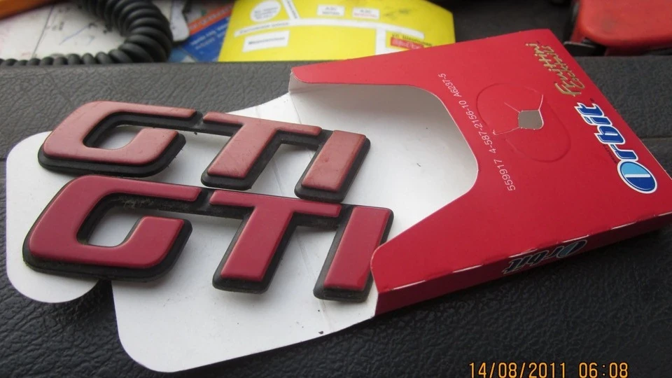 Peugeot 205 GTI6 Pedal to the metal 5