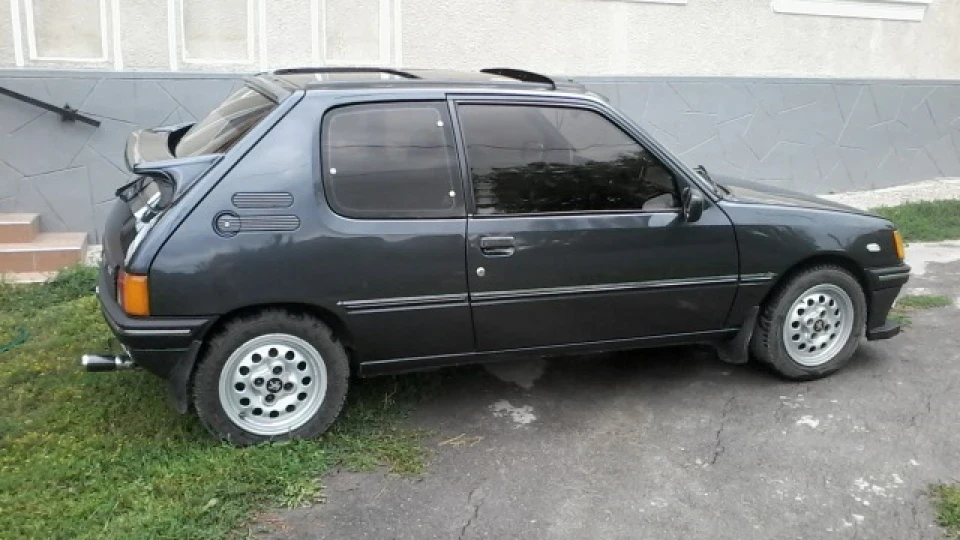 Peugeot 205 Ластівка 2