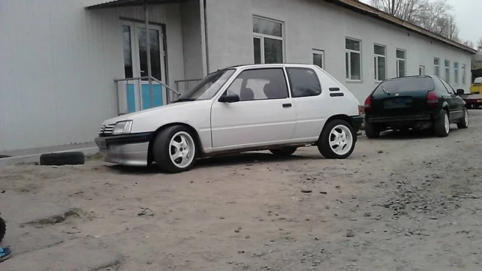 Peugeot 205 xy7