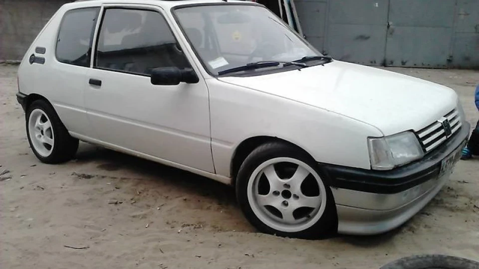Peugeot 205 xy7 2