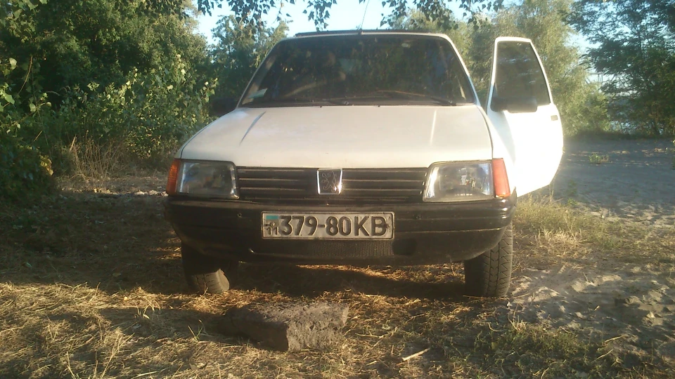 Peugeot 205 xy7 4