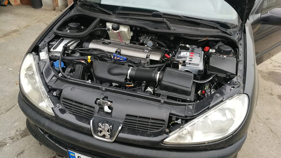 Peugeot 206 GTI "JTI" 3