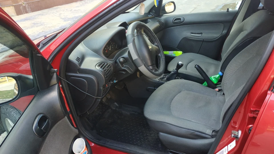 Peugeot 206 Sedan 1.4i 75 TU3A BVM5 4