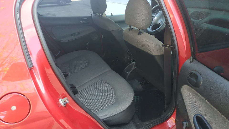 Peugeot 206 Sedan 1.4i 75 TU3A BVM5 5