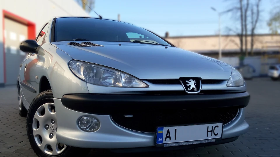 Peugeot 206 Sedan Льова 2