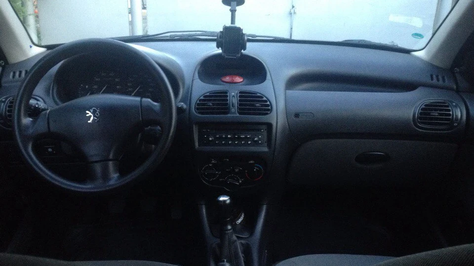 Peugeot 206 Sedan XR 1.4 2