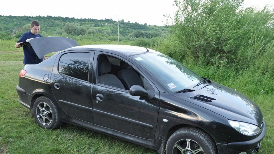 Peugeot 206 Sedan XR 1.4E sedan 2