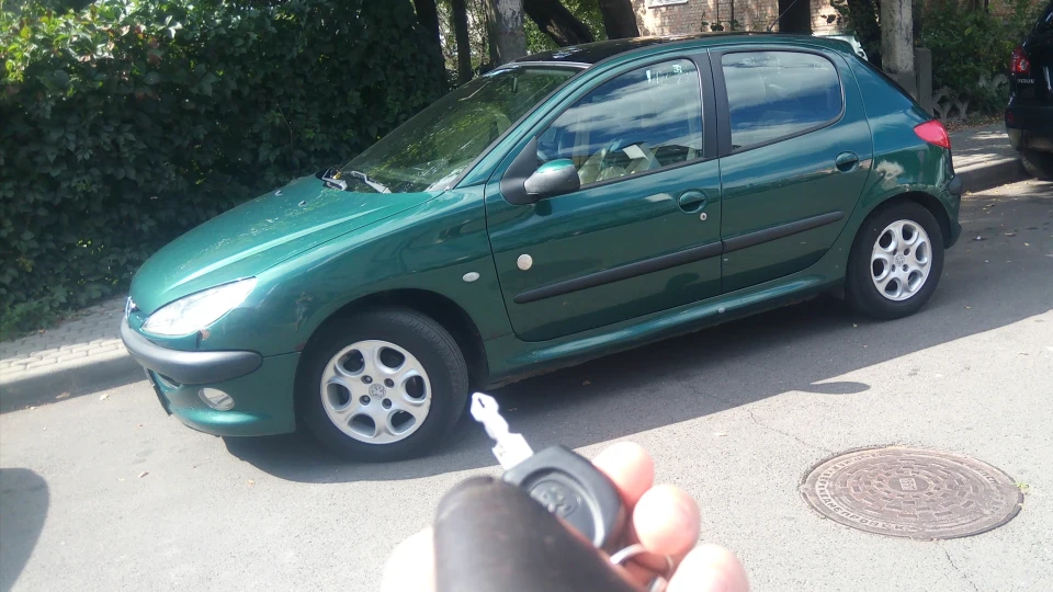 Peugeot 206 1.4 бензин 2